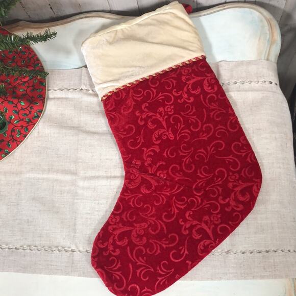 Set of 4 Disney Very Soft Micky and Minnie Stockings - 2 NWT 2 Like New - Picture 8 of 16